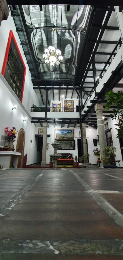 Hostal Flores Quito Esterno foto