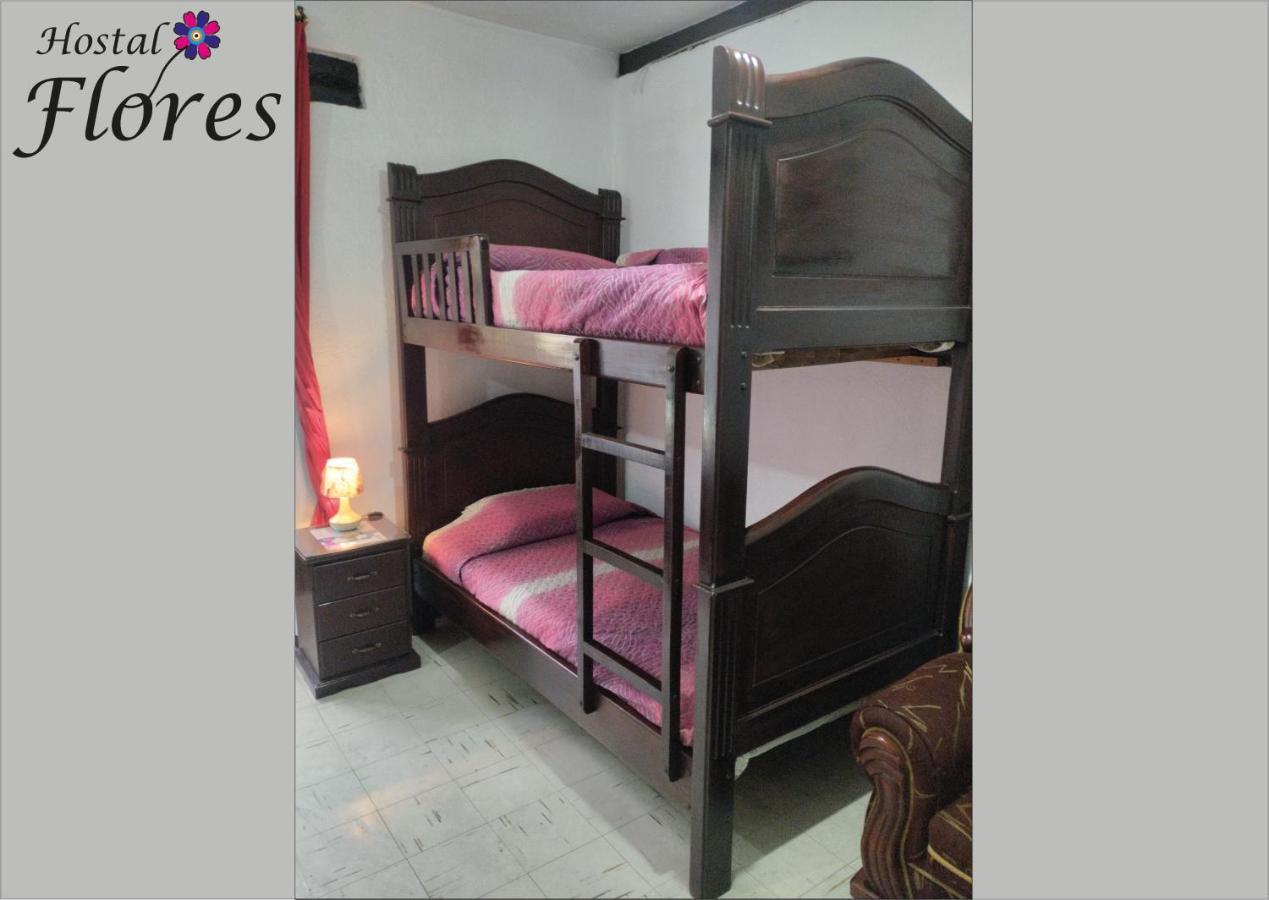 Hostal Flores Quito Esterno foto