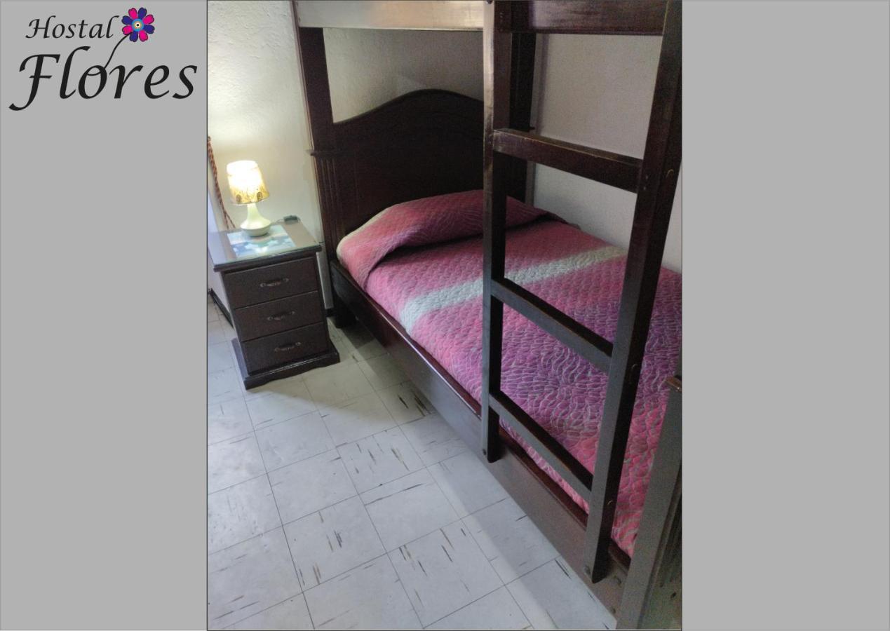 Hostal Flores Quito Esterno foto