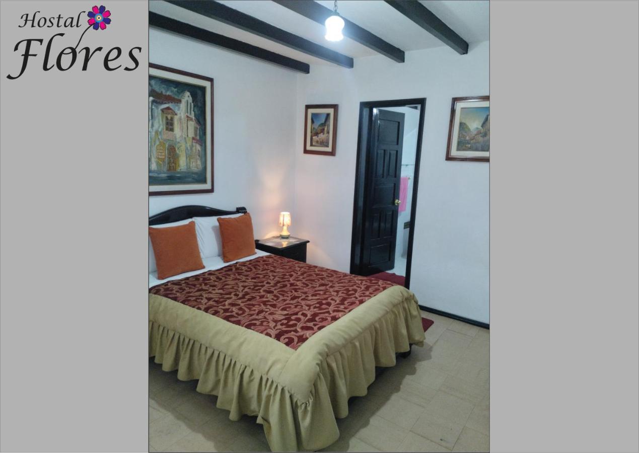 Hostal Flores Quito Esterno foto