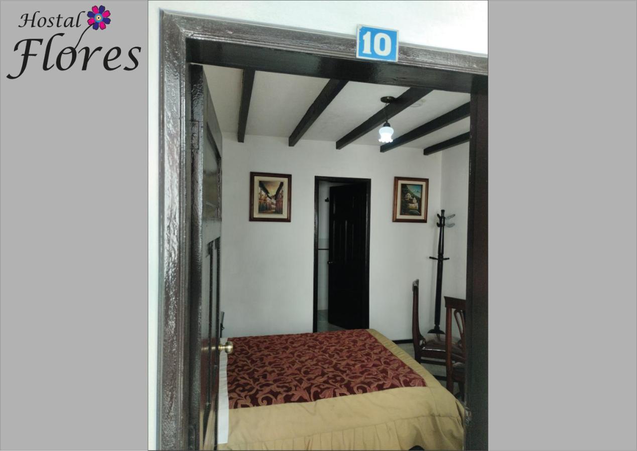 Hostal Flores Quito Esterno foto