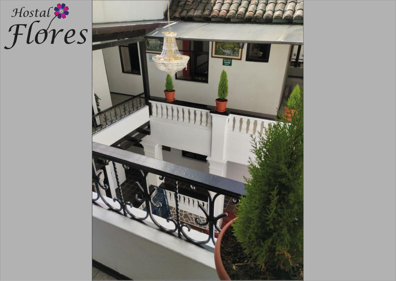 Hostal Flores Quito Esterno foto