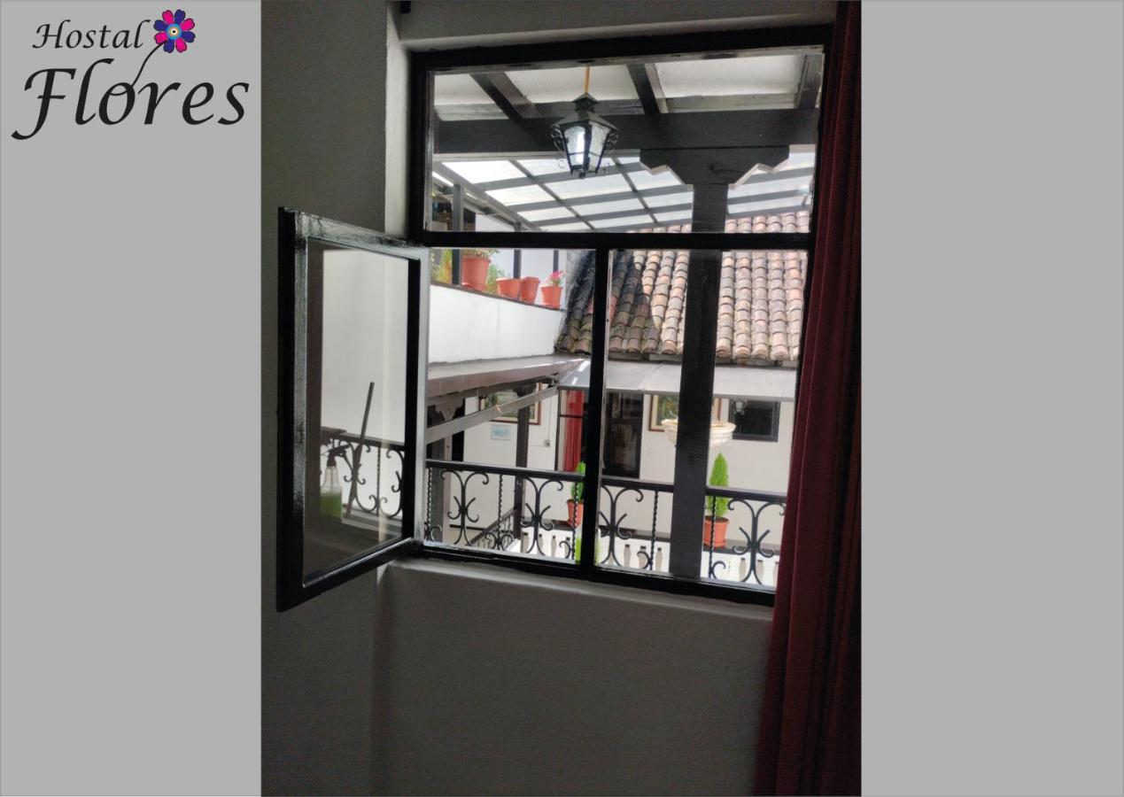 Hostal Flores Quito Esterno foto