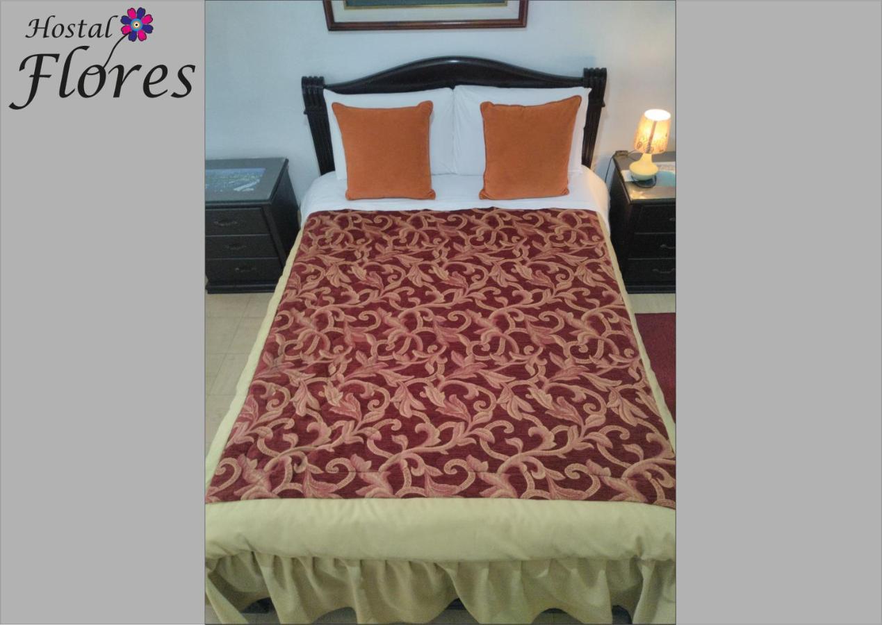 Hostal Flores Quito Esterno foto