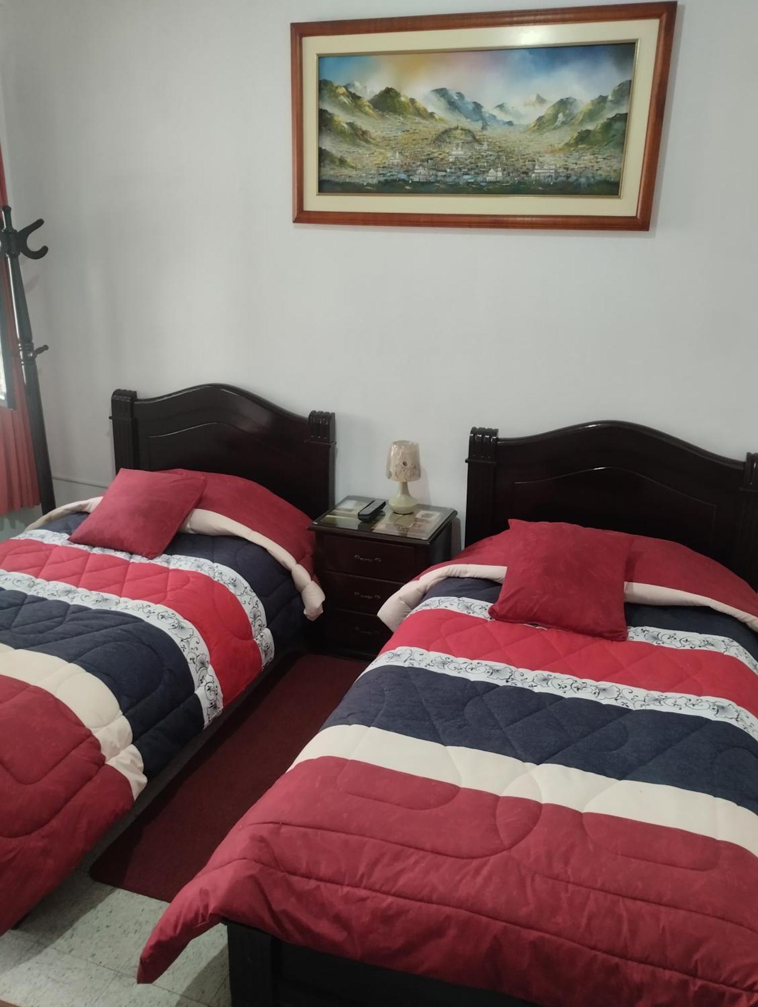 Hostal Flores Quito Esterno foto