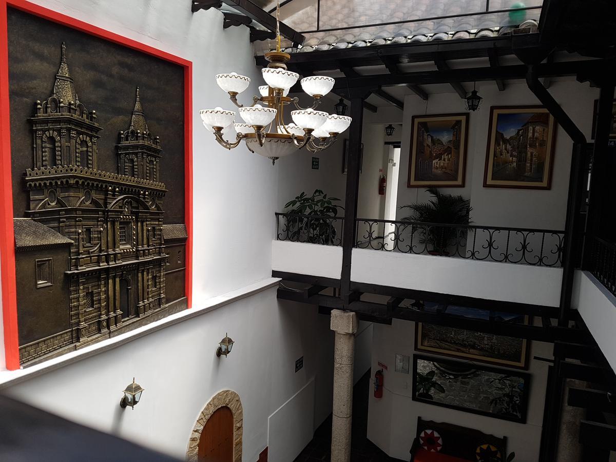 Hostal Flores Quito Esterno foto